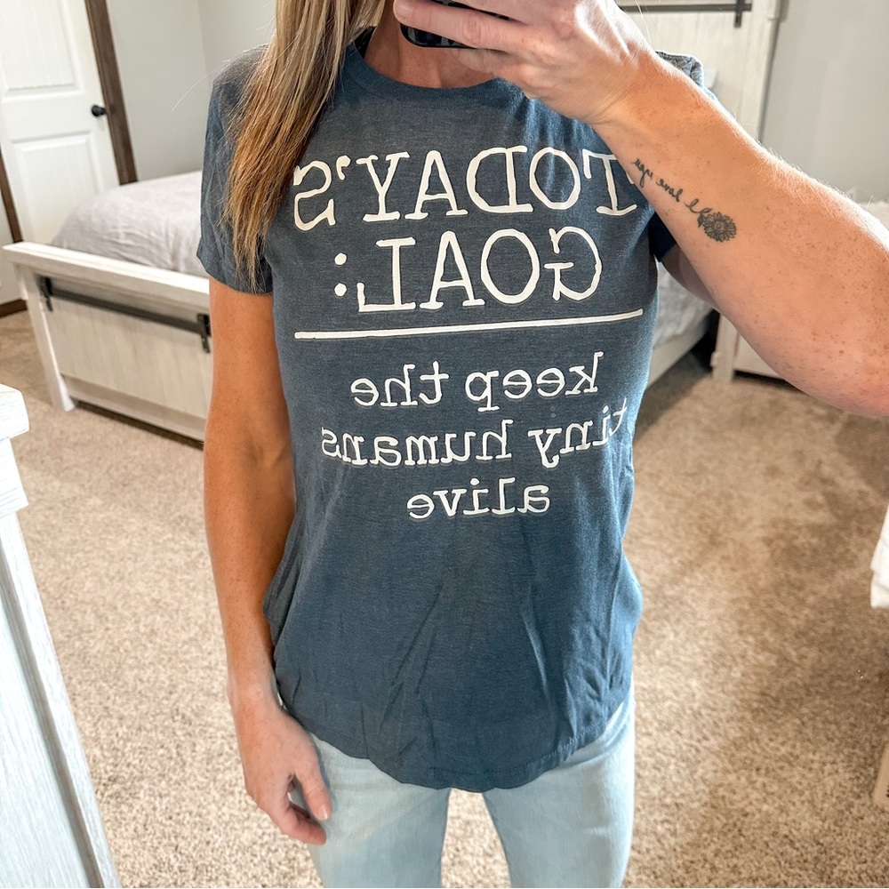 Keep The Tiny Humans Alive Short Sleeve Fitted Tee Size Small Air Waves